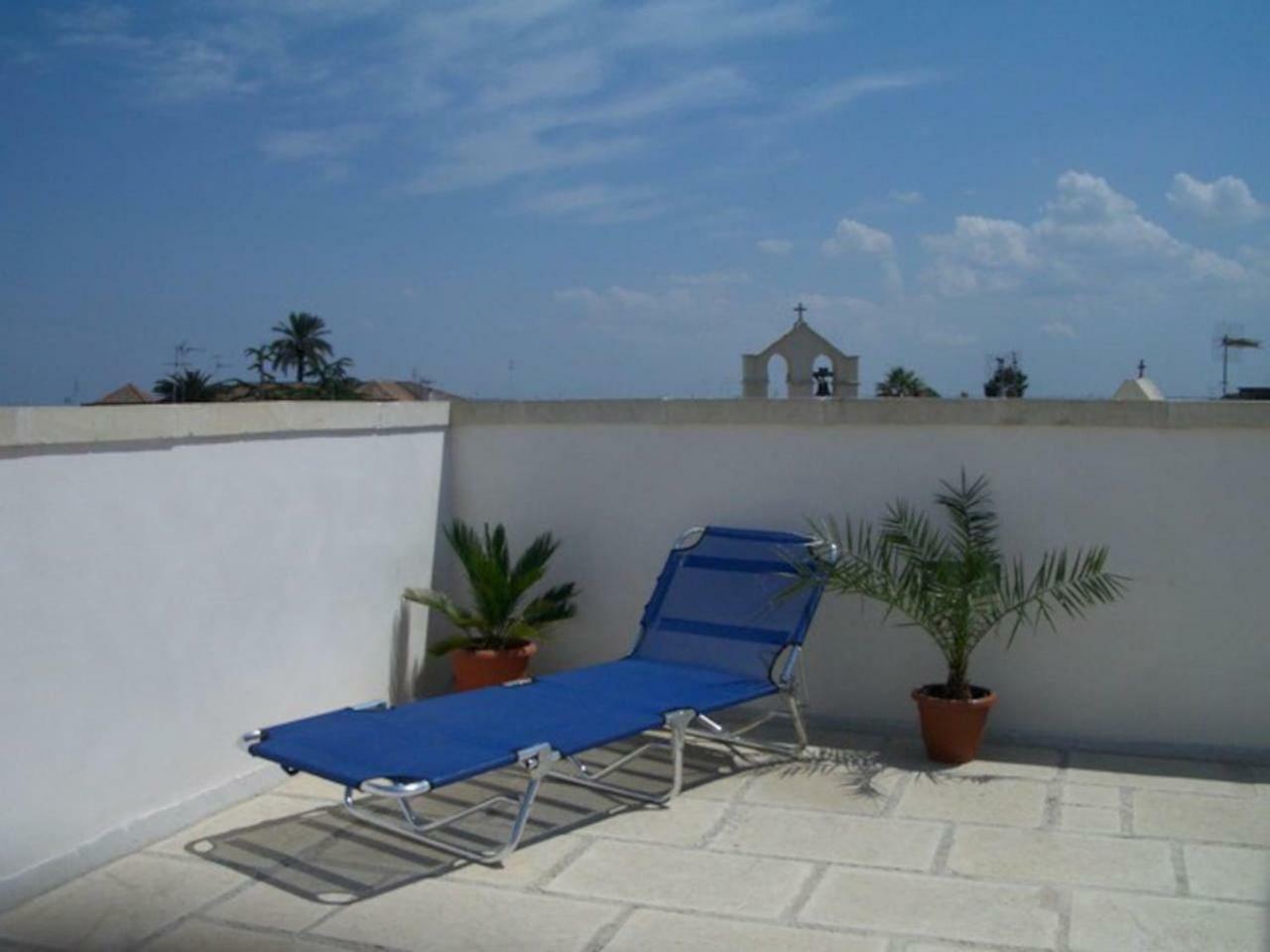 Palazzo Luceri Apartment กาลาตีนา ภายนอก รูปภาพ